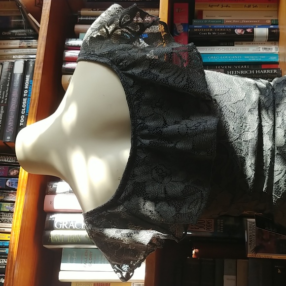 EXPRESS Multi-Way Bodysuit - Picture 10 of 14